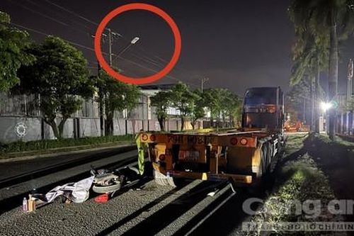 Tông đuôi xe đầu kéo đậu trong KCN Sóng Thần, một người tử vong