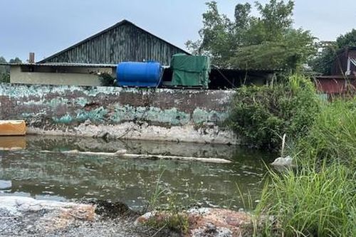 Người giữ đất, người đứng tên sổ đỏ