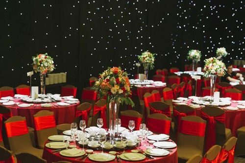 Cưới liên tục để kiếm phong bì, cô dâu đặt tiệc siêu đắt nhưng không ai đến dự