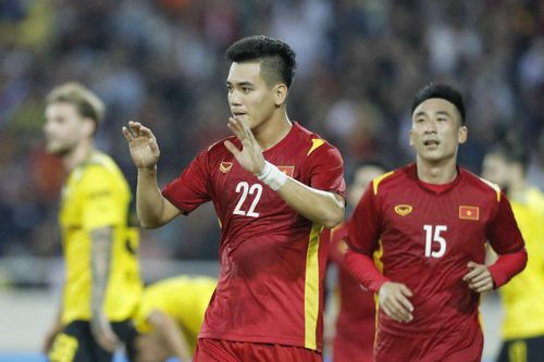 Tiến Linh sút tung lưới Dortmund, tuyển Việt Nam gỡ hòa