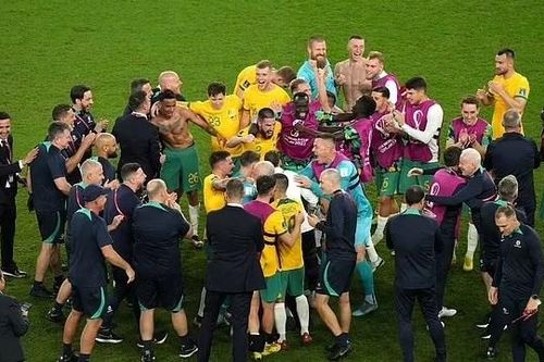 Thắng 1-0 Đan Mạch, Australia giành vé vào vòng 1/8