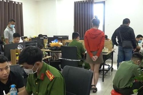 Hàng loạt nhân viên của Công ty Luật TNHH Power Law cắt ghép ảnh vu khống để đòi nợ
