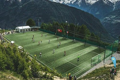 8 sân vận động độc lạ trên thế giới