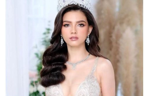 Hoa hậu Hoàn vũ Lào được cầu hôn khi đang catwalk
