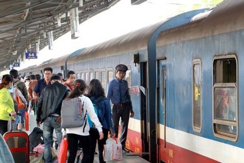 Tăng thêm tàu từ TP Hồ Chí Minh về miền Trung và miền Bắc trước Tết