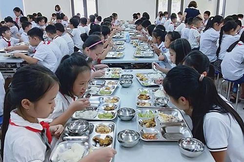 Hà Nội siết chặt an toàn thực phẩm trong trường học