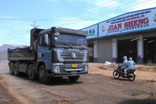 Vụ 'Thi công đường cao tốc, băm nát đường dân sinh': Khoảng 45 tuyến đường bị hư hỏng