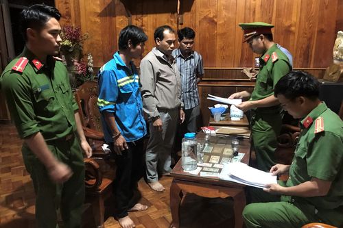 Khởi tố nguyên Phó Chủ tịch huyện Đắk Glong và thuộc cấp