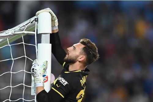 Sự cố 'cười ra nước mắt' trong trận giao hữu tuyển Việt Nam-Dortmund