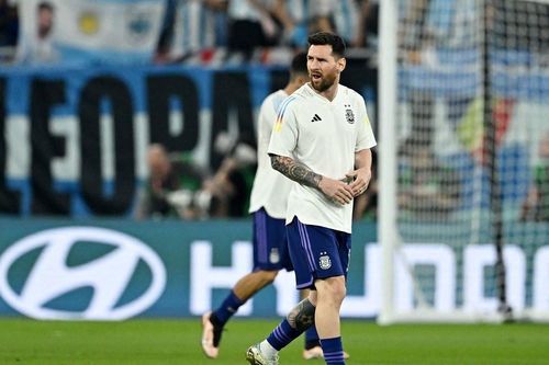 HLV Ba Lan: 'Chẳng có công thức nào để ngăn Messi'