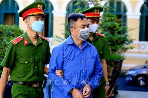 Nguyên Giám đốc Bệnh viện Mắt TP Hồ Chí Minh bị tuyên phạt 7 năm tù