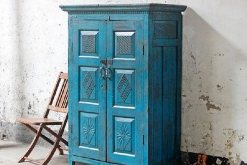 Dọn tủ quần áo, người đàn ông 'không tin vào mắt mình' với thứ ở đáy tủ