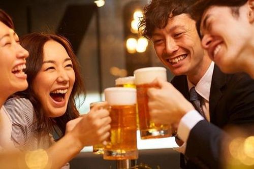 Bị sa thải vì không đi tiệc tùng và ngủ chung với đồng nghiệp