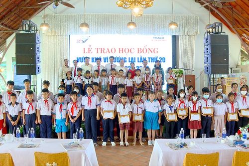 Bền bỉ đồng hành cùng học trò nghèo