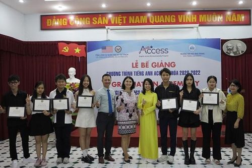 Trường Đại học Nha Trang tổ chức bế giảng chương trình tiếng Anh Access