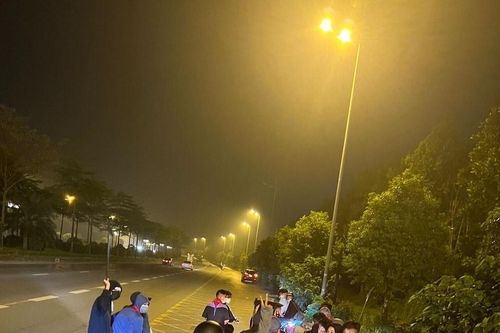 Lập nhóm trên mạng xã hội để tập hợp thành viên đi giải quyết mâu thuẫn