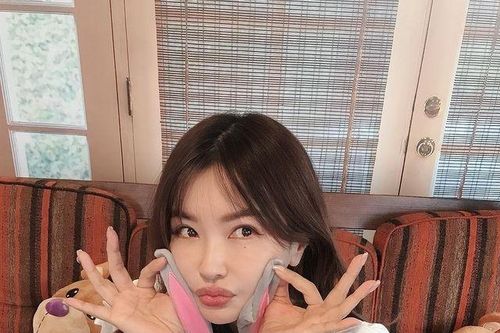 Người mẫu Nhật Bản 51 tuổi có ngoại hình như thiếu nữ