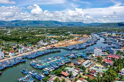 Vẻ đẹp thơ mộng ở làng chài ven biển Bình Định