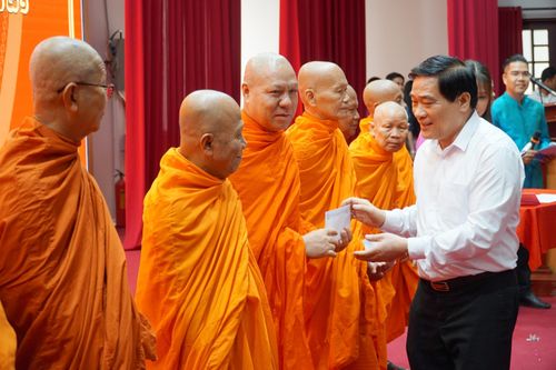 Tuyên truyền công tác nhân quyền cho chức sắc, chức việc và người có uy tín trong đồng bào dân tộc thiểu số