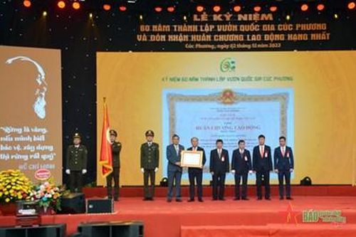 Vườn quốc gia Cúc Phương đón nhận Huân chương Lao động hạng Nhất