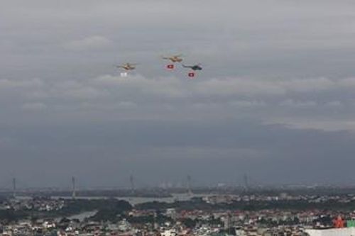Mãn nhãn với các khoa mục biểu diễn của máy bay Su-30MK2 trên bầu trời Hà Nội