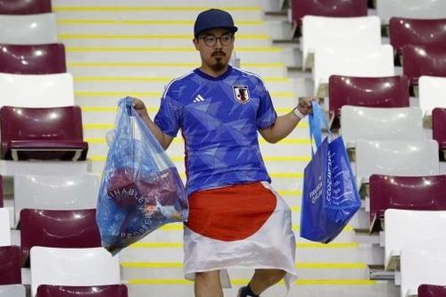 World Cup 2022: CĐV Nhật Bản lại 'ghi điểm' với hành động đặc biệt sau chiến thắng trước Tây Ban Nha