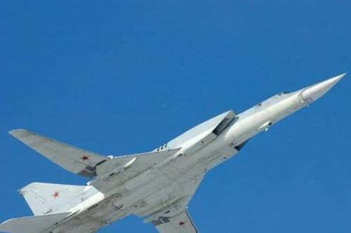 Bộ Quốc phòng Nga nhận thêm oanh tạc cơ Tu-22M3M hiện đại hóa giữa lúc căng thẳng với Ukraine