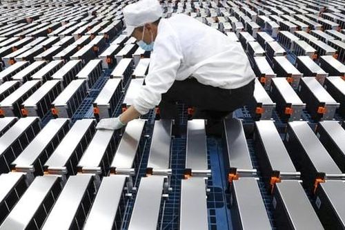 Trung Quốc gặp nguy cơ sản xuất thừa pin xe điện