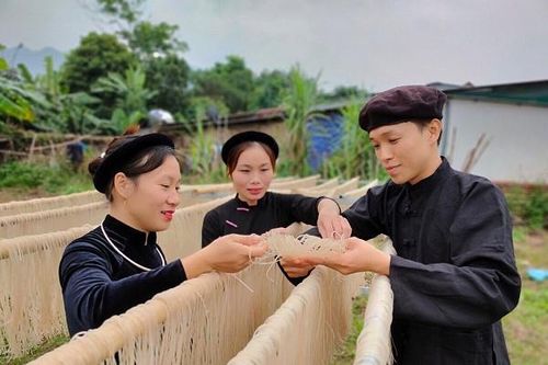Tiêu thụ hàng hóa ở vùng đồng bào DTTS và MN đã khởi sắc