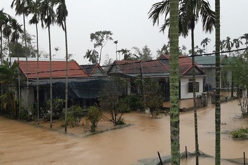Thừa Thiên-Huế: Khẩn trương tìm kiếm người mất tích trong nước lũ
