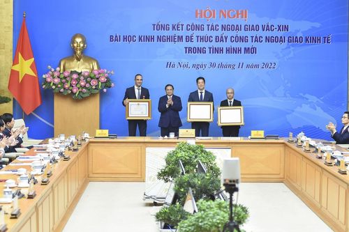 Pfizer Việt Nam đón nhận bằng khen của Thủ tướng Chính phủ