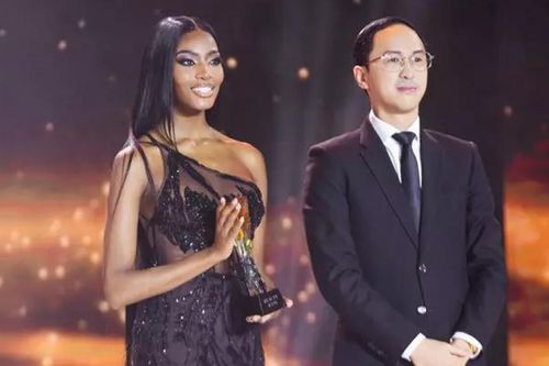 Sánh vai bên Miss Supranational, visual chuẩn nam thần của chồng Tăng Thanh Hà gây sốt mạng xã hội