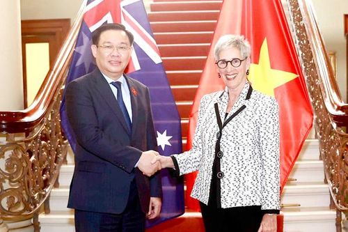 Chủ tịch Quốc hội Vương Đình Huệ gặp Thống đốc bang Victoria và tiếp đồng Bộ trưởng Thương mại và sản xuất Australia