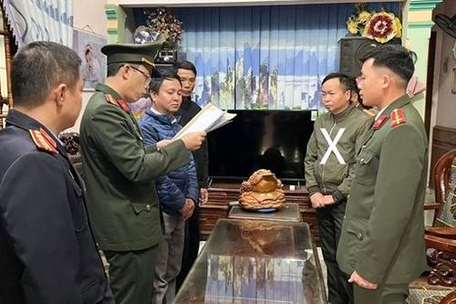 Nhân viên Phòng kế hoạch tự ý thu tiền chuyển đối đất nông nghiệp