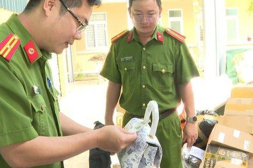 Chặn đứng lô hàng nguồn gốc nước ngoài không có hóa đơn đang được đưa đi tiêu thụ