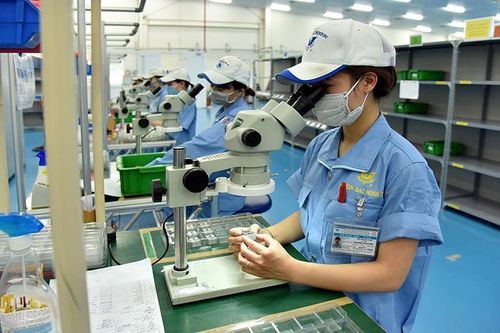 Quan tâm, chăm lo gần nửa triệu công nhân, lao động bị ảnh hưởng việc làm