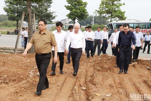Thủ tướng Phạm Minh Chính khảo sát các công trình giao thông trọng điểm tại Bình Dương
