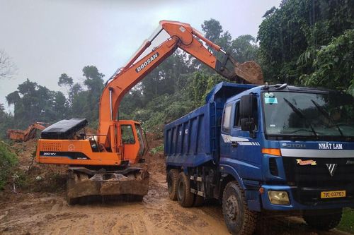 Phú Yên khẩn trương khắc phục sạt lở trên quốc lộ 19C qua huyện Sông Hinh