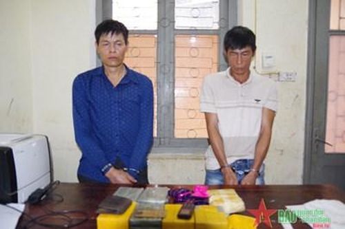 Bộ đội Biên phòng tỉnh Điện Biên bắt giữ 2 đối tượng vận chuyển 12 bánh heroin