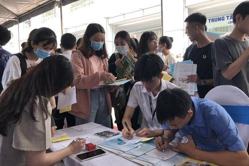 Chủ doanh nghiệp và công nhân đều khốn đốn vì cắt giảm lao động trước Tết: