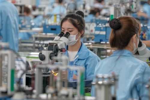 'Nóng' việc giữ chân lao động dịp Tết ở khu công nghiệp Bắc Ninh, Bắc Giang