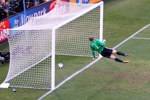 Bất ngờ lý do cổ động viên Anh vui mừng khi Đức bị loại khỏi World Cup 2022