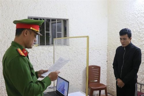 Khởi tố cặp vợ chồng về tội 'lừa đảo chiếm đoạt tài sản' để trả nợ do mua bán đất thua lỗ
