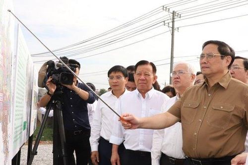 Thủ tướng Phạm Minh Chính khảo sát các dự án giao thông trọng điểm tại Bình Dương
