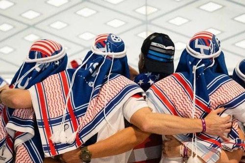 Món phụ kiện bất ngờ 'gây sốt' nhất tại World Cup Qatar