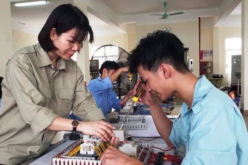 Đề xuất chính sách hỗ trợ người lao động phát triển kỹ năng nghề