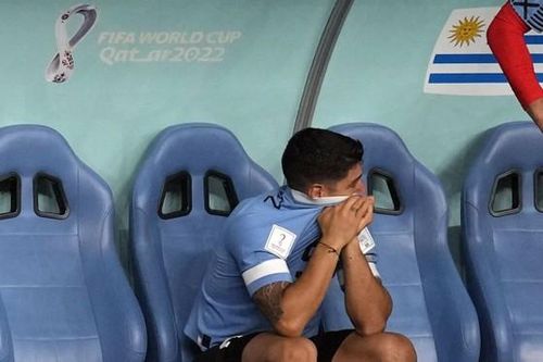 Ghana tự hại chính mình trên chấm 11m, Luis Suarez lại hại Ghana nhưng Uruguay cũng tự hại bản thân