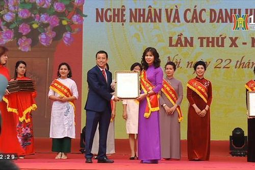 Vinh danh sự đóng góp của các nghệ nhân Làng nghề
