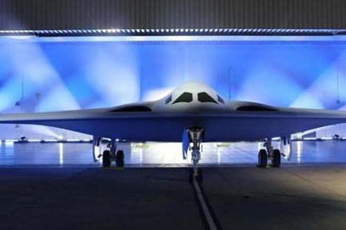 Mỹ trình làng máy bay ném bom tàng hình hạt nhân B-21 Raider mới