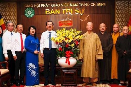 Bí thư Thành ủy TPHCM thăm, chúc mừng Giáo hội Phật giáo Việt Nam